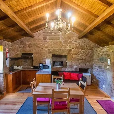 Casa Vinhas Camelias De Bastoturismo Rural * Celorico De Basto